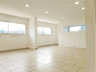 Plus de détails pour Local commercial à louer