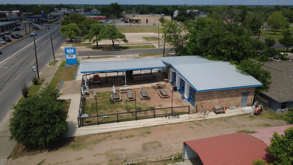 101 S Texas Ave, Bryan, TX à vendre - Photo de l’immeuble – Image 2 sur 8