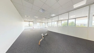 Bureau dans Champagne-au-Mont-d'Or à louer Photo de l’immeuble– Image 2 sur 11