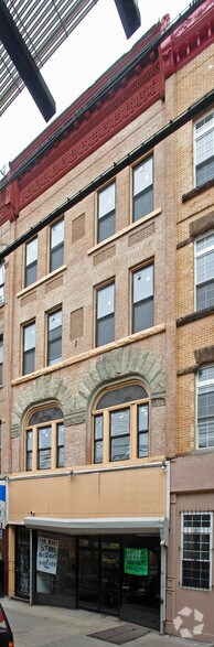 1641 Broadway, Brooklyn, NY à vendre - Photo de l’immeuble – Image 3 sur 23