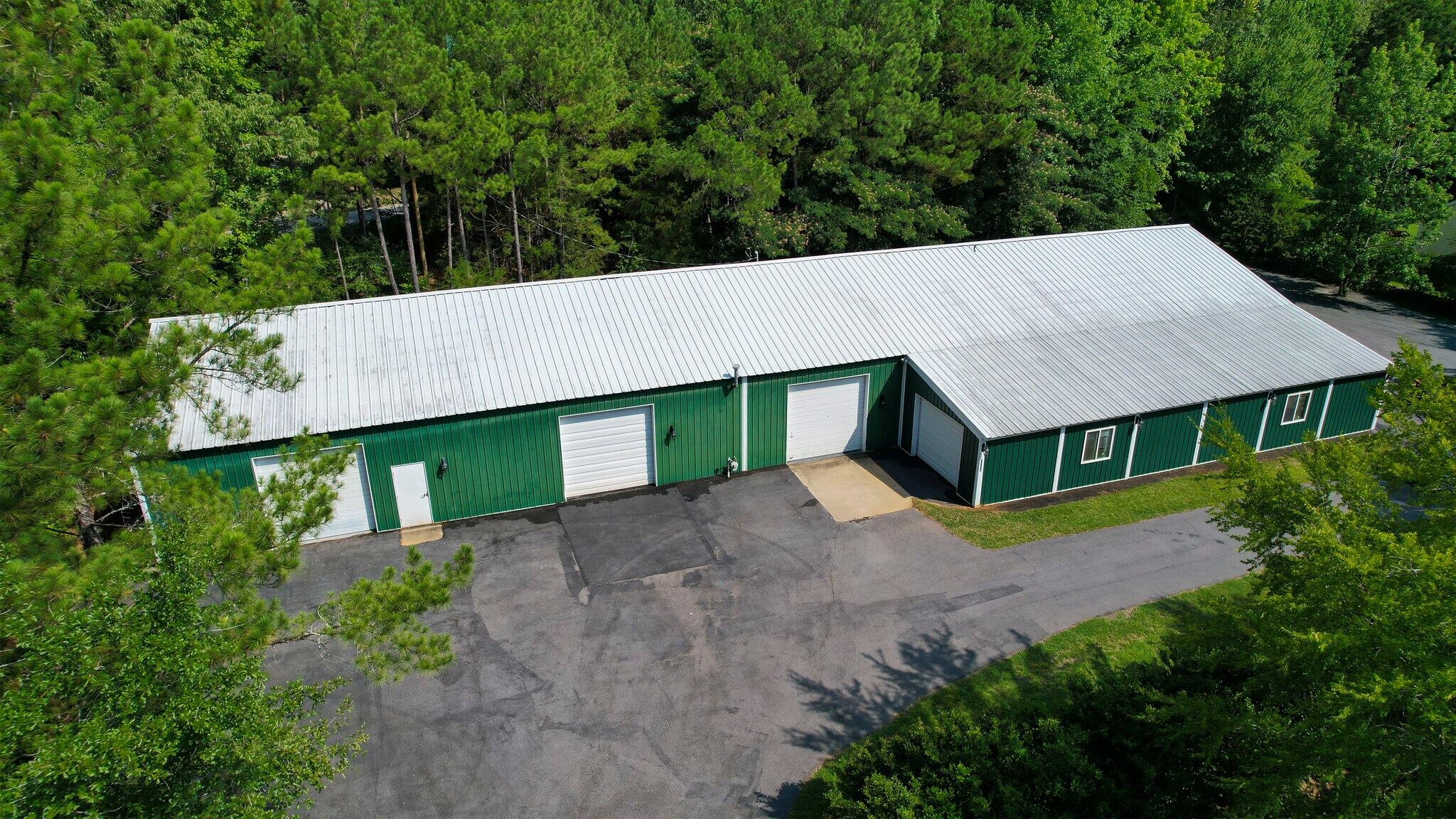 1901 Hollingshed Rd, Irmo, SC à vendre Photo de l’immeuble– Image 1 sur 37