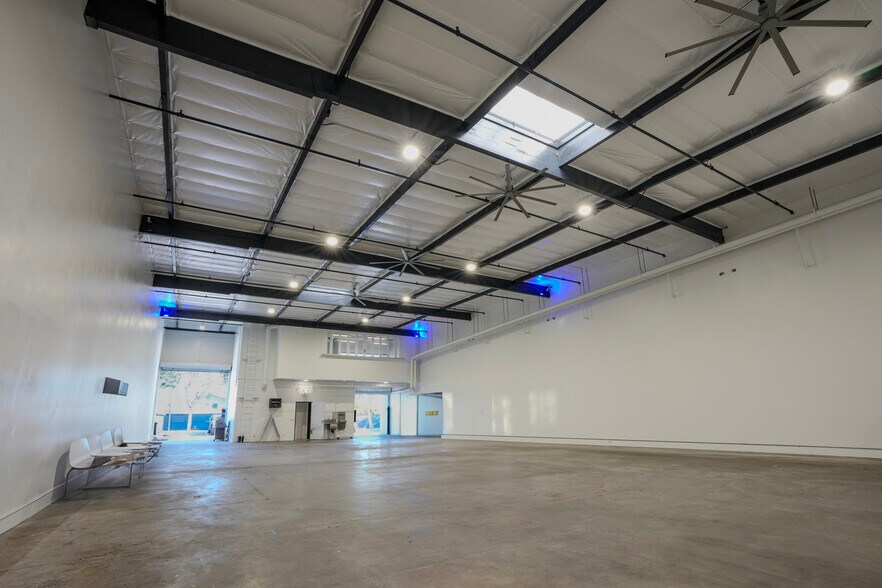 703 E Gardena Blvd, Carson, CA à louer - Photo de l’immeuble – Image 1 sur 15