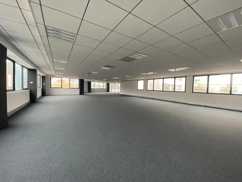 Bureau dans Chelles à vendre - Photo de l’immeuble – Image 1 sur 19