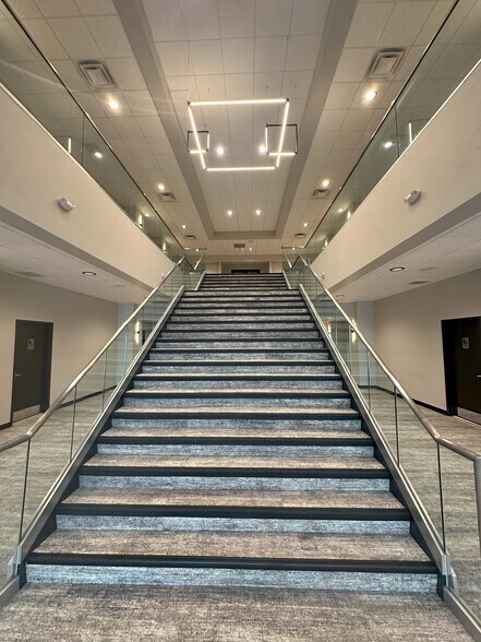 9 Industrial Rd, Milford, MA à vendre - Photo de l’immeuble – Image 2 sur 17