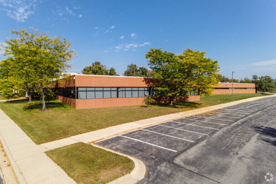 6200 Chevy Chase Dr, Laurel, MD à louer - Photo de l’immeuble – Image 3 sur 5