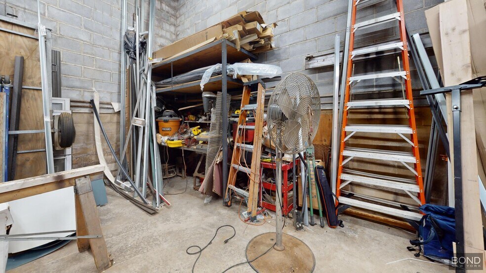 133-07 120th Ave, South Ozone Park, NY à vendre - Photo de l’immeuble – Image 2 sur 9