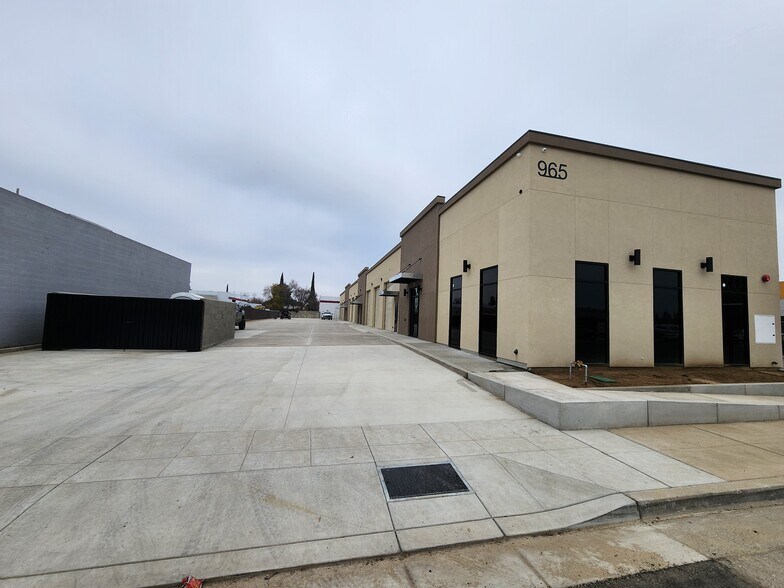 965 Barstow Ave, Clovis, CA à louer - Photo de l’immeuble – Image 2 sur 9