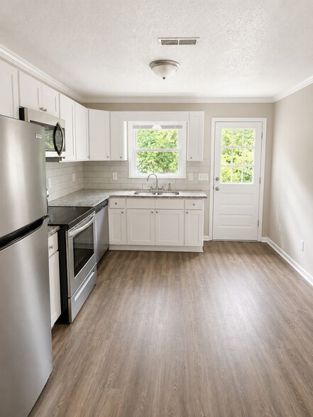 331 Temple St, Lexington, NC à vendre - Photo intérieure – Image 3 sur 8
