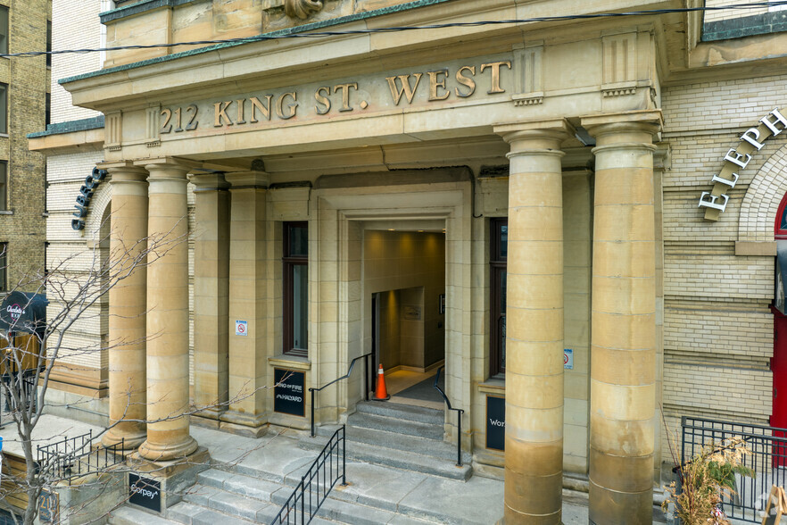 212 King St W, Toronto, ON à louer - Photo de l’immeuble – Image 3 sur 5