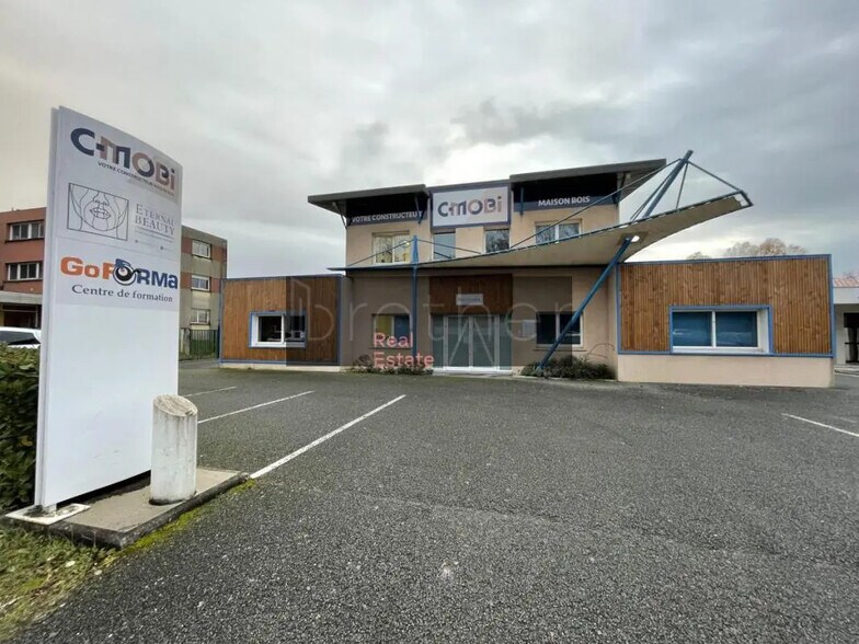 Bureau dans Floirac à louer - Photo de l’immeuble – Image 1 sur 6