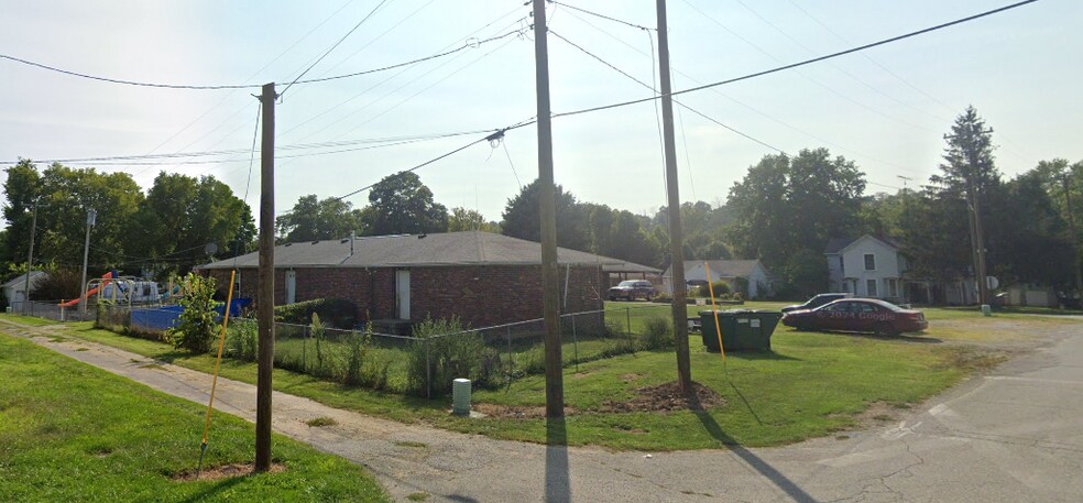 103 S Main St, Brownsville, IN à vendre - Photo de l’immeuble – Image 2 sur 4