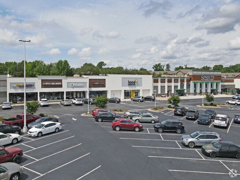 3315-3391 Battleground Ave, Greensboro, NC à louer - Photo de l’immeuble – Image 2 sur 11
