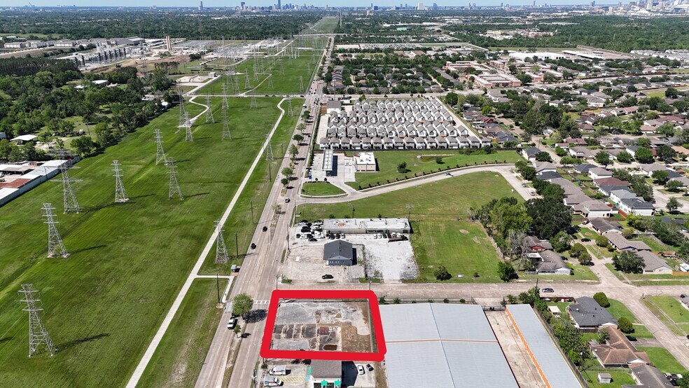 13103 Hiram Clarke Rd, Houston, TX à louer - Photo de l’immeuble – Image 3 sur 11
