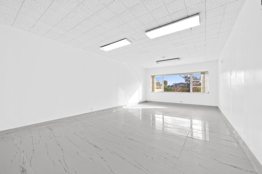 2605 E Atlantic Blvd, Pompano Beach, FL à louer - Photo intérieure – Image 3 sur 13