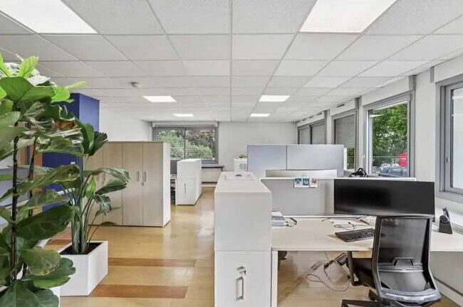 Plus de détails pour Bureau à vendre