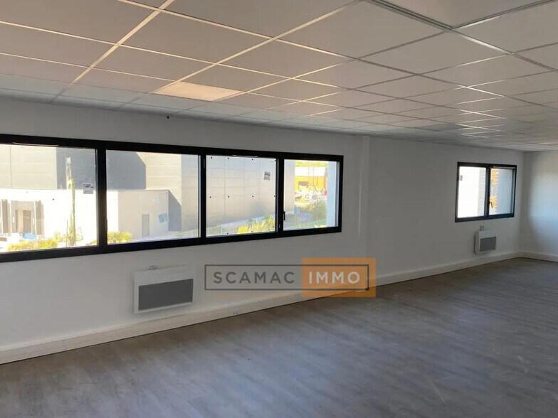 Industriel/Logistique dans Brignoles à louer - Photo intérieure – Image 2 sur 7