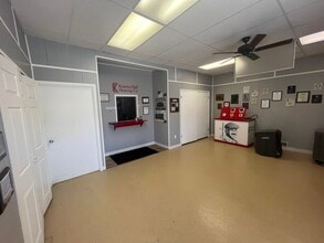 22412 Perry Hwy, Zelienople, PA à louer Photo de l’immeuble– Image 2 sur 22