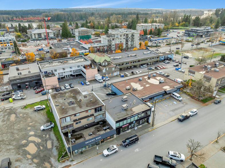 22338 Selkirk Av, Maple Ridge, BC à vendre - Photo de l’immeuble – Image 2 sur 3