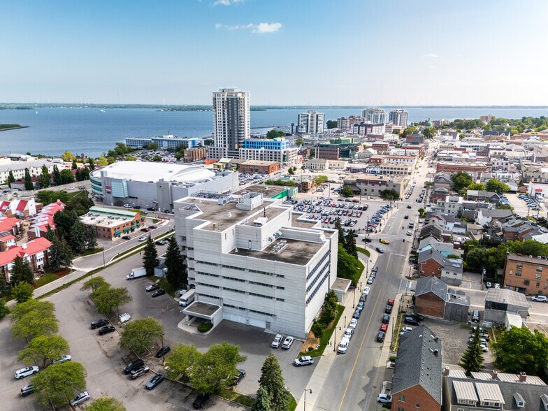 49 D'armes Pl, Kingston, ON à louer - Aérien – Image 3 sur 5