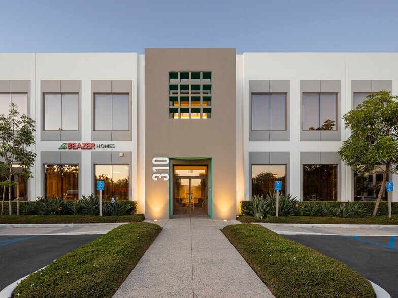200 Commerce Dr, Irvine, CA à louer - Photo de l’immeuble – Image 2 sur 38