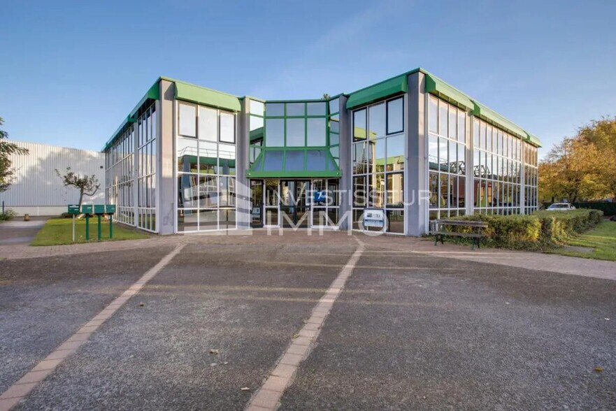 Bureau dans Saint-Thibault-des-Vignes à louer - Photo de l’immeuble – Image 1 sur 6