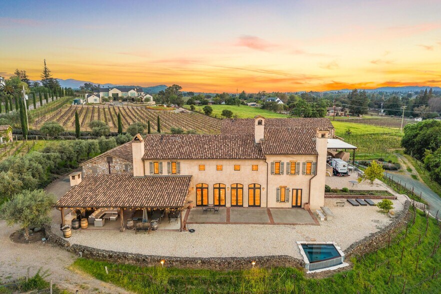 1096 Hardman Ave, Napa, CA à vendre - Photo de l’immeuble – Image 2 sur 63