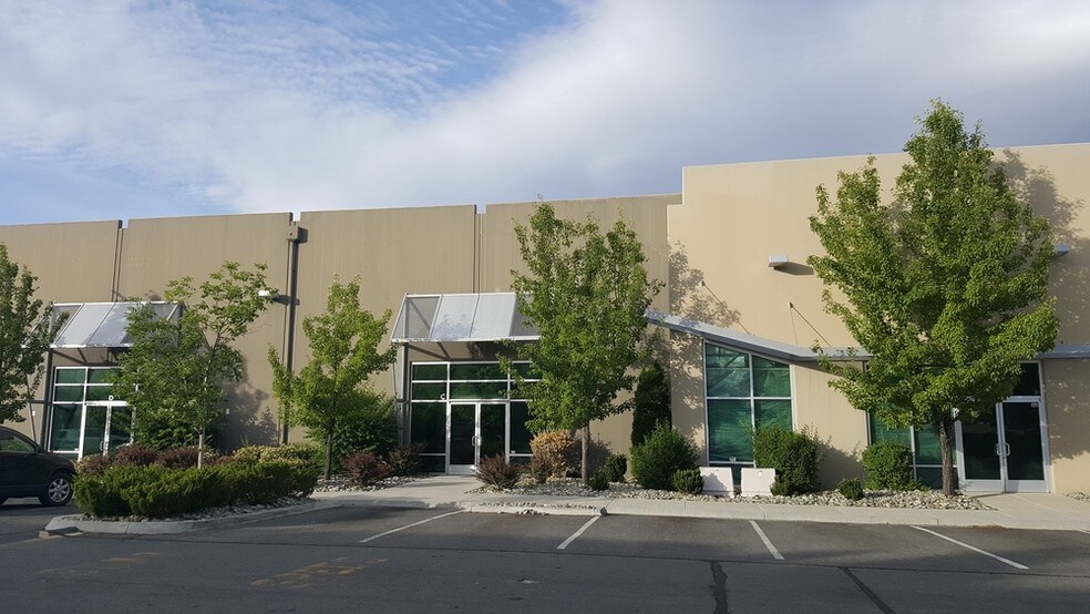 9736 S Virginia St, Reno, NV à louer - Photo de l’immeuble – Image 3 sur 11