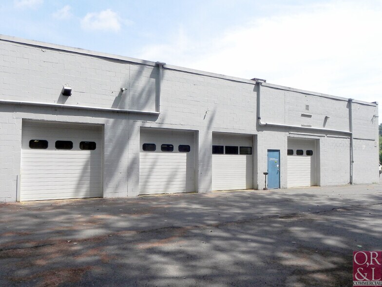 132 Weymouth Rd, Enfield, CT à louer - Photo de l’immeuble – Image 2 sur 4