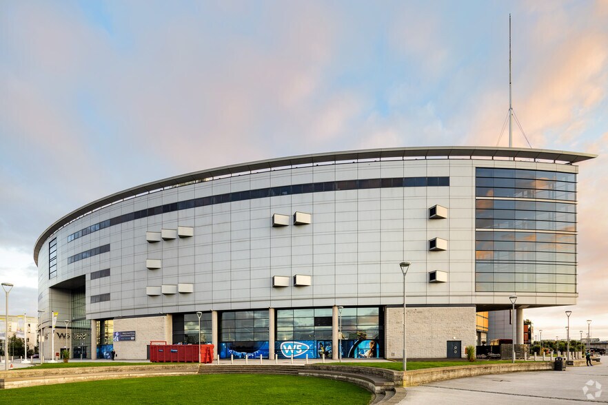 2 Queens Quay, Belfast à louer - Photo principale – Image 1 sur 9