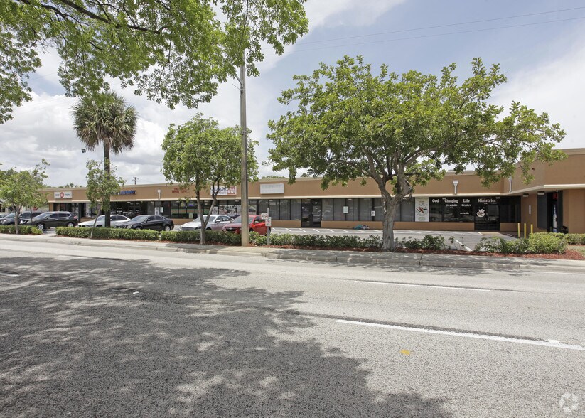 159-199 W Hillsboro Blvd, Deerfield Beach, FL à louer - Photo de l’immeuble – Image 3 sur 5