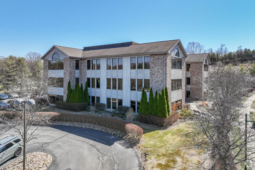 5000 Stonewood Dr, Wexford, PA à vendre - Photo de l’immeuble – Image 2 sur 20