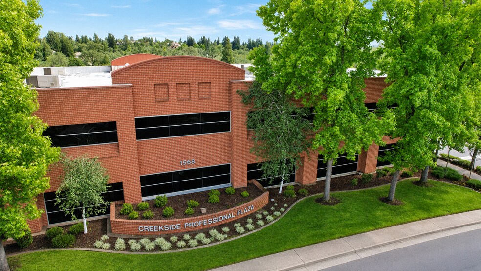 1568 Creekside Dr, Folsom, CA à louer - Photo principale – Image 1 sur 6