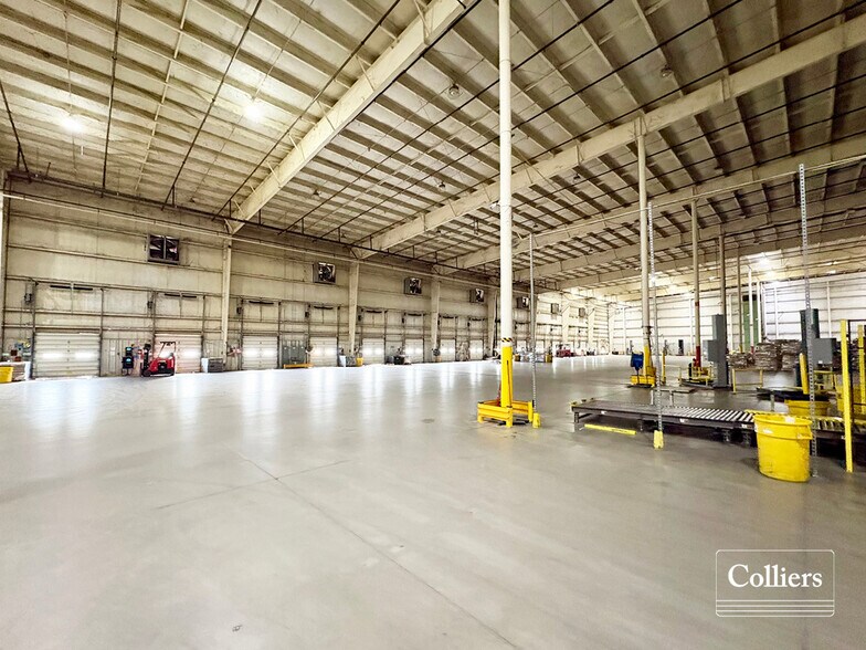 329 Industrial Dr, Albion, IL à louer - Photo de l’immeuble – Image 3 sur 5