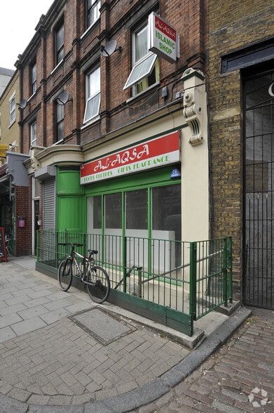 138 Drummond St, Londres à louer - Photo de l’immeuble – Image 3 sur 5