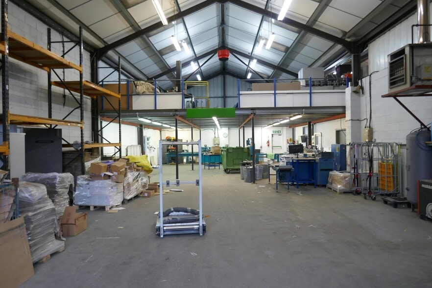 4 Oak Industrial Park, Chelmsford Rd, Dunmow à vendre - Photo de l’immeuble – Image 3 sur 4