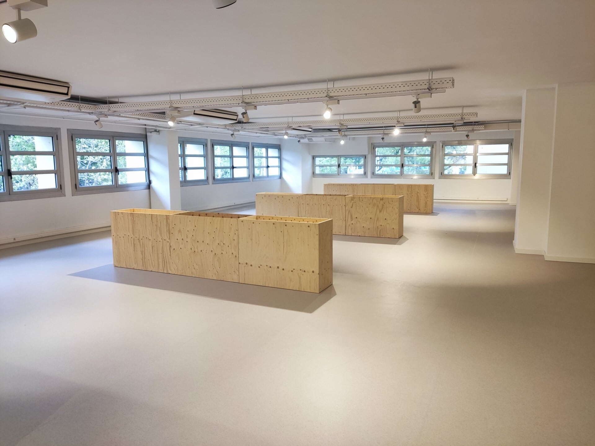 Bureau dans Esplugues de Llobregat, Barcelona à louer Photo intérieure– Image 1 sur 2