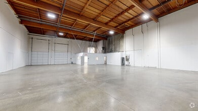 1942-1958 Sabre St, Hayward, CA à louer Numérisation 3D Matterport– Image 1 sur 9