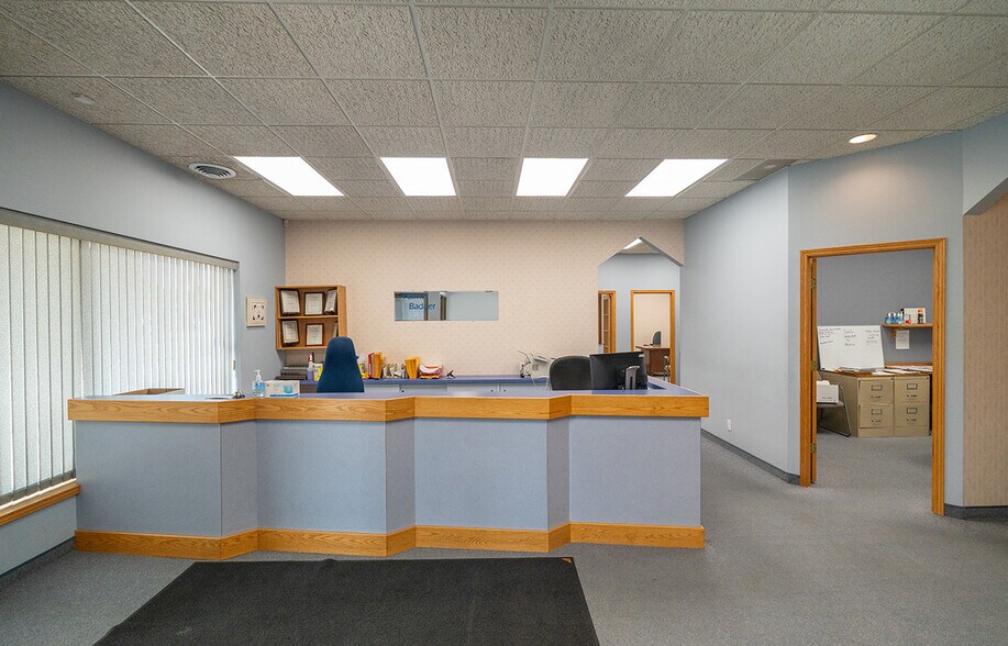 3317 Roblin Blvd, Winnipeg, MB à vendre - Photo de l’immeuble – Image 2 sur 8