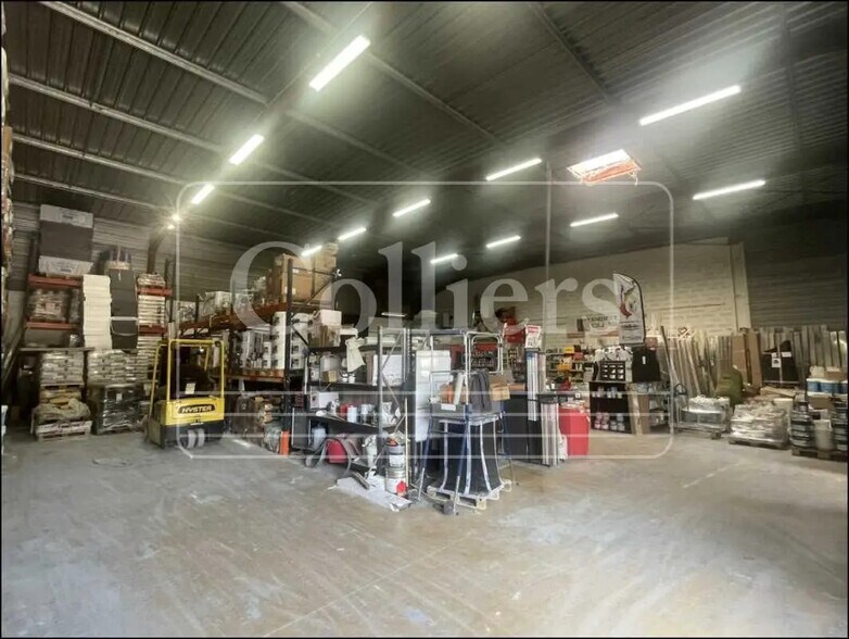 Industriel/Logistique dans Marseille à louer - Photo de l’immeuble – Image 2 sur 5