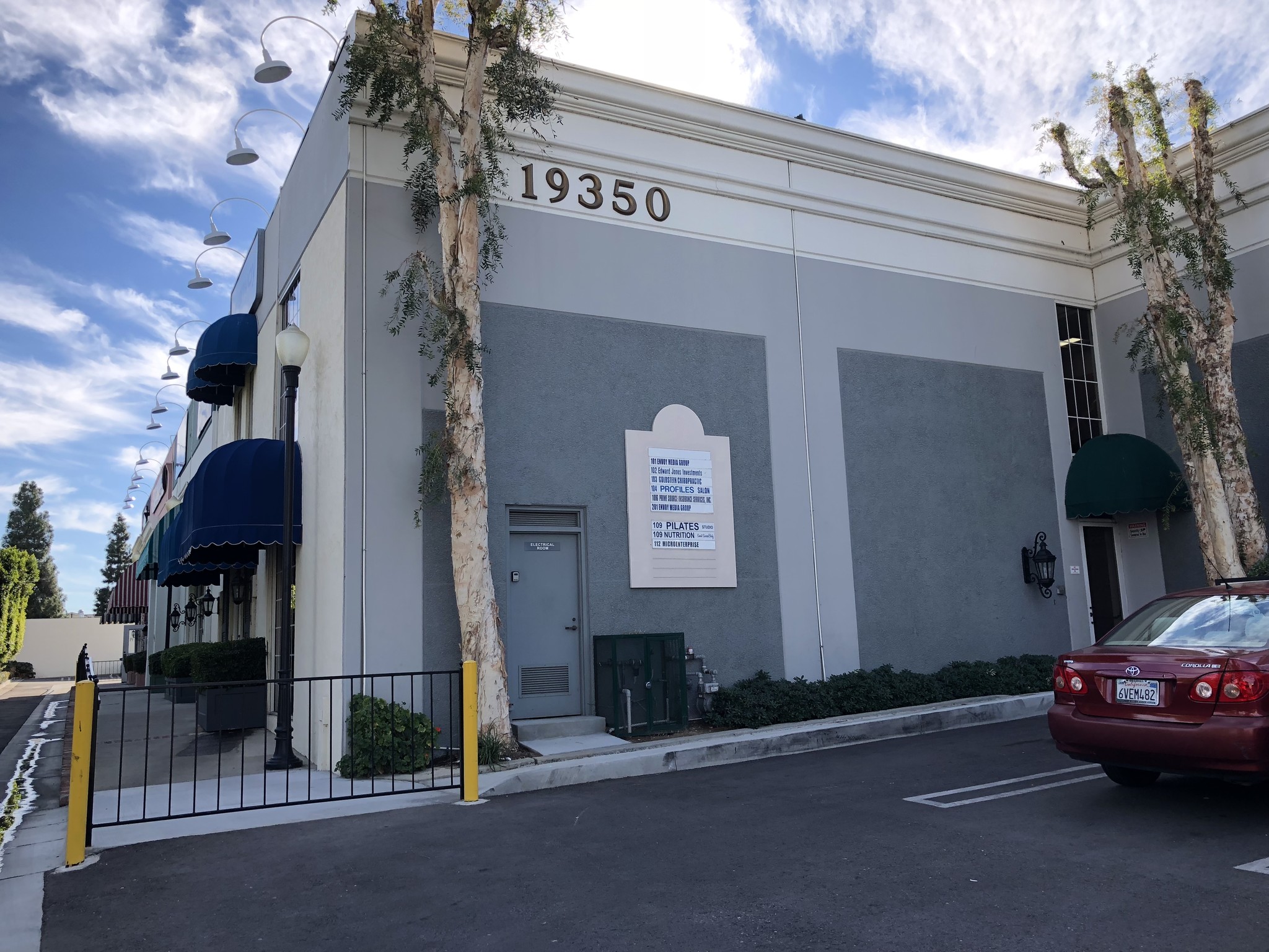 19350 Business Center Dr, Northridge, CA à louer Photo de l’immeuble– Image 1 sur 8