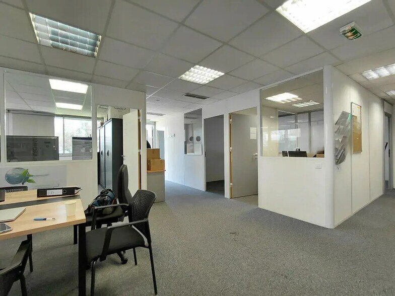 Bureau dans Saint-Jean-de-Védas à louer - Photo de l’immeuble – Image 3 sur 9