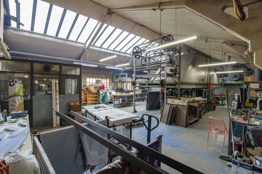 6 Eskdale Rd, Uxbridge à vendre - Photo intérieure – Image 2 sur 4