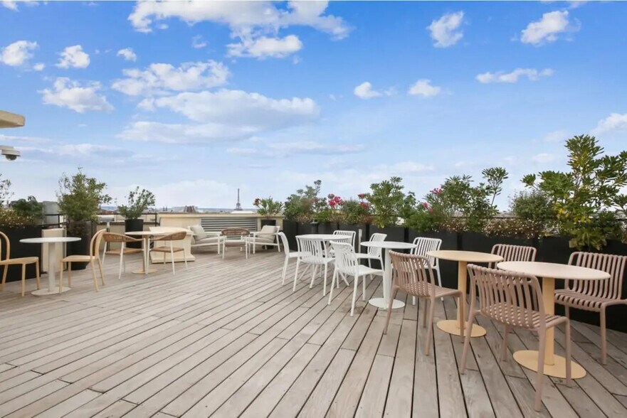 33 Rue Du Louvre, Paris à louer - Photo de l’immeuble – Image 2 sur 6