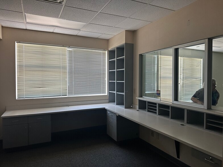 2130 Forest Hills Rd W, Wilson, NC à louer - Photo intérieure – Image 3 sur 6