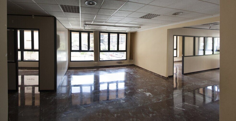 Bureau dans València, Valencia à louer - Photo de l’immeuble – Image 3 sur 30