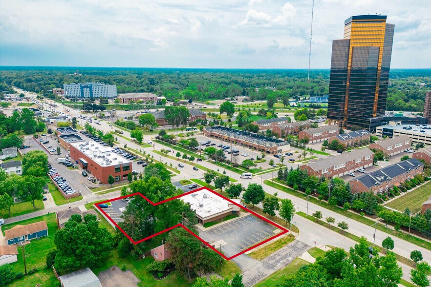25354 Evergreen Rd, Southfield, MI à louer - Photo de l’immeuble – Image 3 sur 16