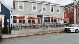 Plus de détails pour 43 Queen St, Chester, NS - Spécialisé à vendre