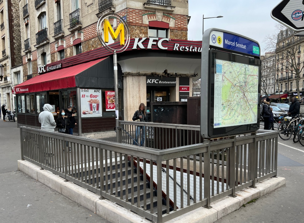 Local commercial dans Boulogne-Billancourt à louer Photo de l’immeuble– Image 1 sur 4