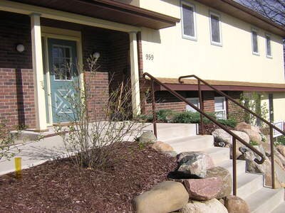 959 Baker Rd, Dexter, MI à louer - Photo de l’immeuble – Image 3 sur 5
