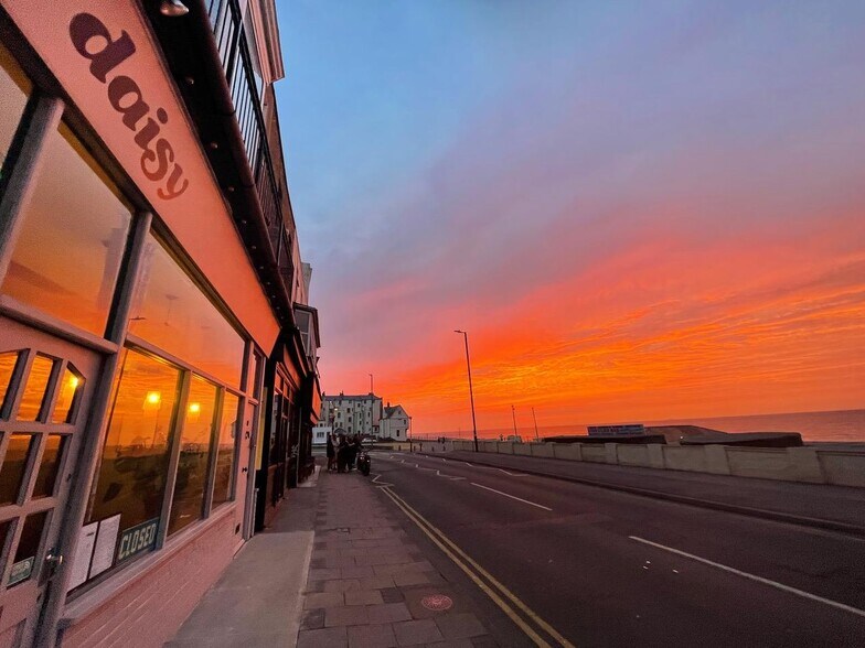 19 Cliff Ter, Margate à louer - Photo de l’immeuble – Image 2 sur 17